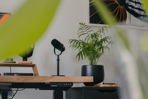 Wooden valet tray – space, defined your way